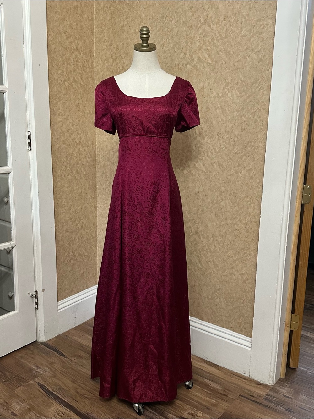 VTG Y2K 2000s Red Satin Jacquard Square Neck Rosette Prom Dress Gown